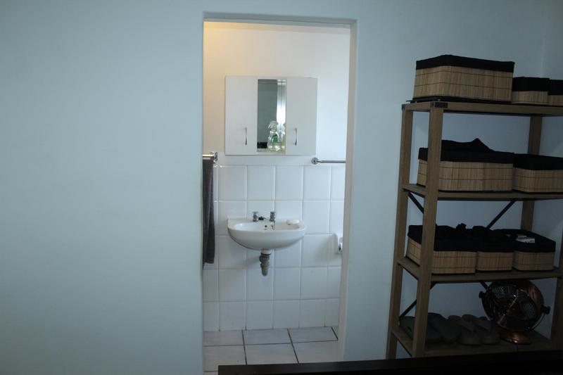 To Let 1 Bedroom Property for Rent in Oostersee Western Cape